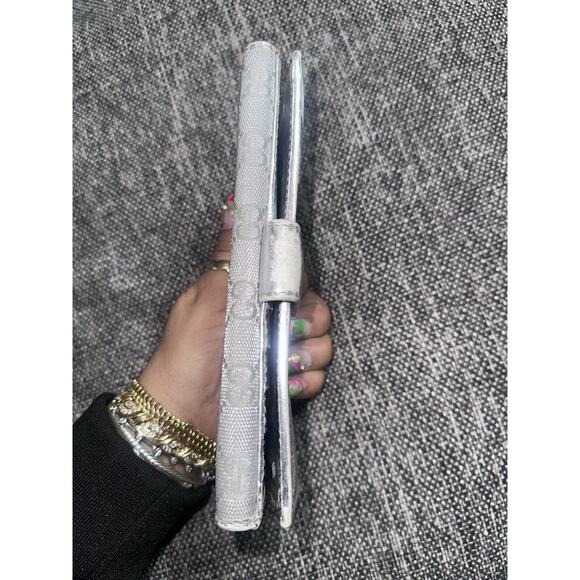 GUCCI Silver Canvas Leather Snap Multi-Compartment Long Wallet - Picture 4 of 10